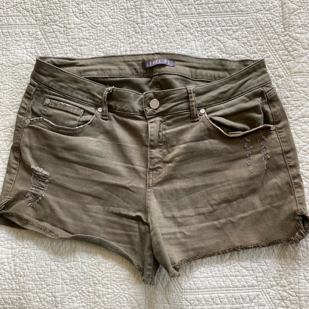 Level 99 Distressed Olive Shorts Size 30